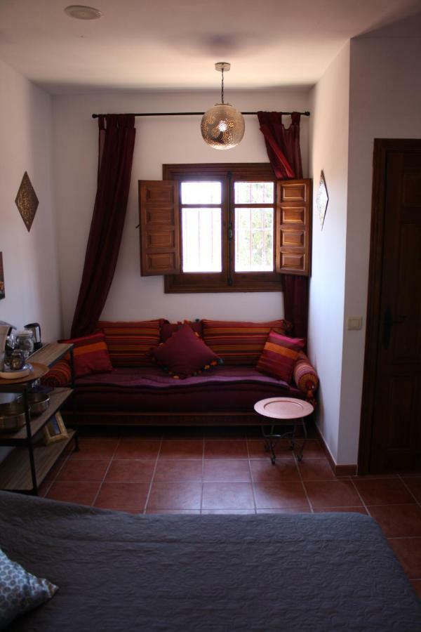 Boutique Bed & Breakfast Casa Utopia Alcaucín Exterior foto